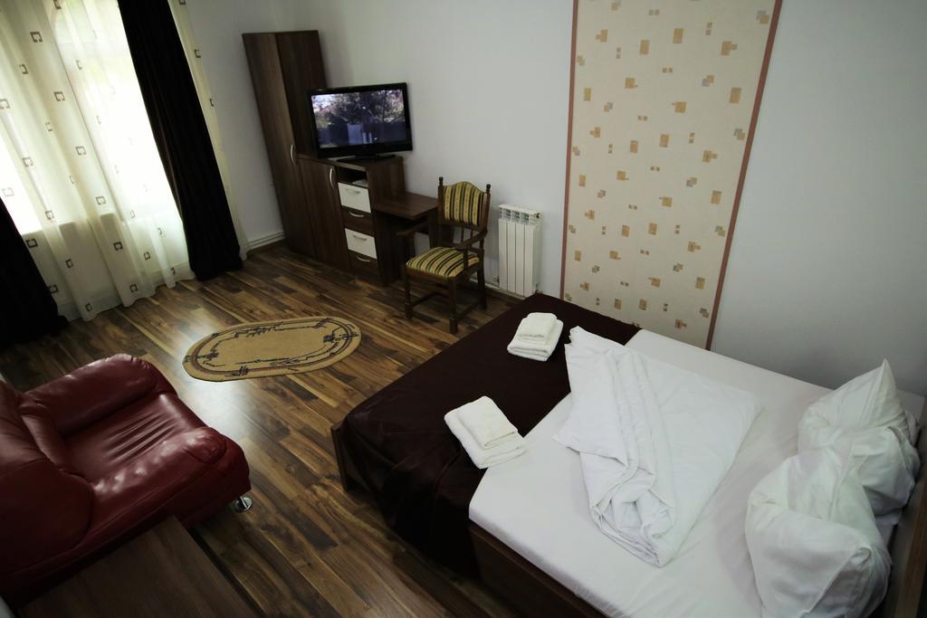 Pensiunea Eden Băile Olăneşti Exterior foto