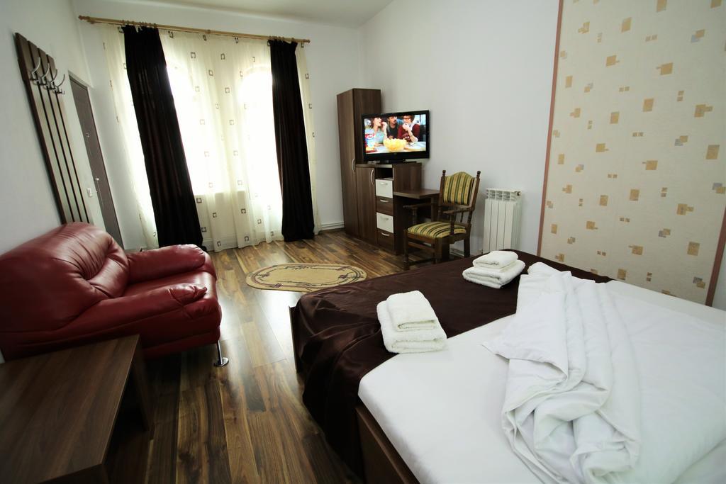 Pensiunea Eden Băile Olăneşti Exterior foto